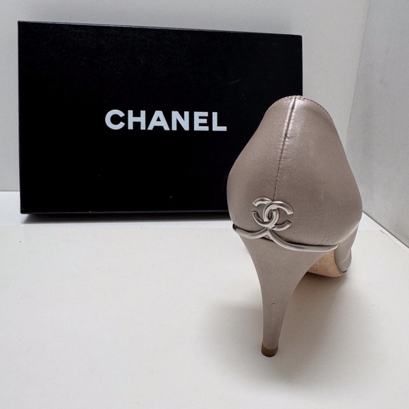 Genuine Chanel heels - taupe size 39/ 9B - Picture 11 of 12